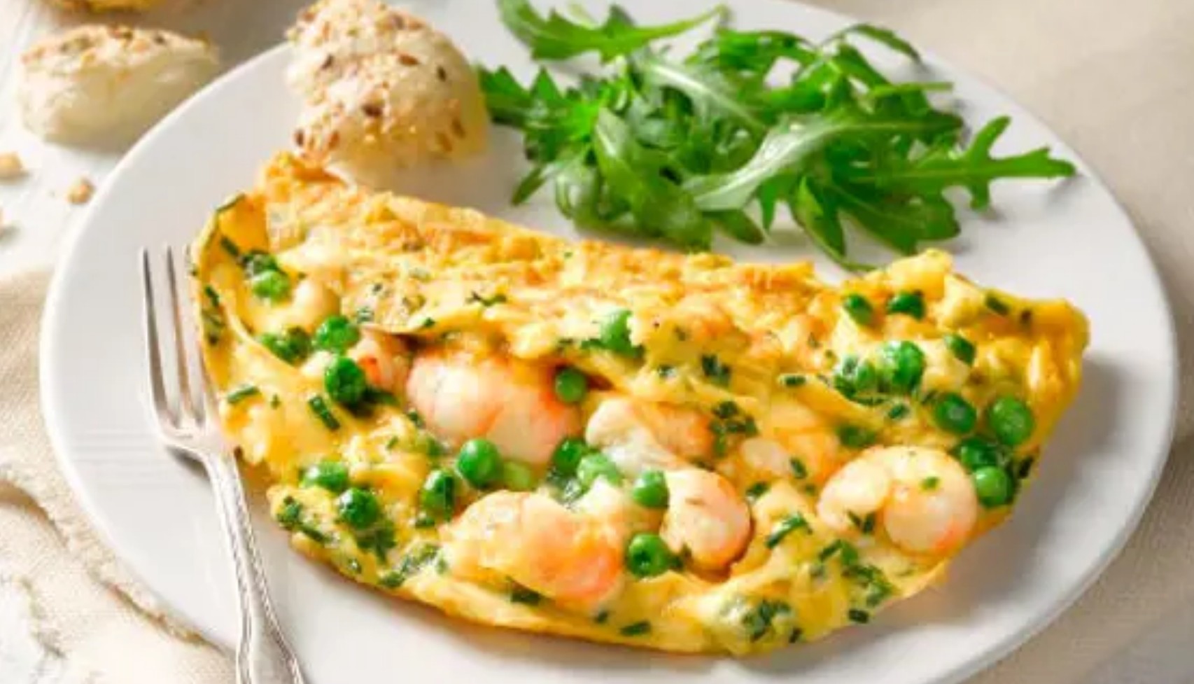 Omletă cu creveți și mazăre