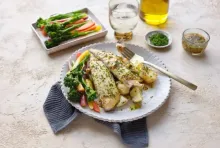 Macrou la grătar cu salată de cartofi