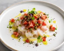 Cod crud cu salsa de rosii si hasme