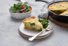 Frittata cu crab, spanac și cartofi